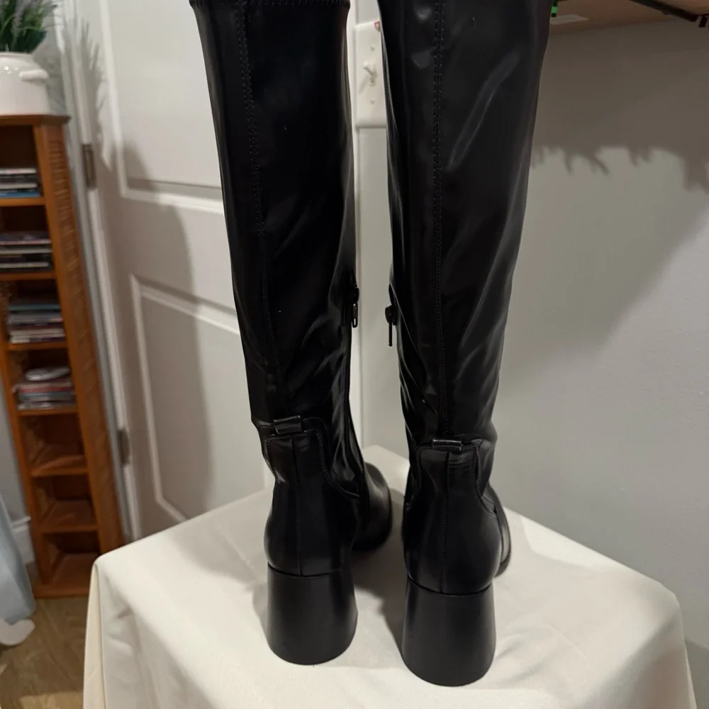 Topshop Knee High Boots w/side zipper and block heel - Picture 4 of 16